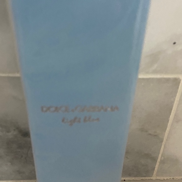 Dolce & Gabbana Light Blue Eau de Toilette - Picture 4 of 13
